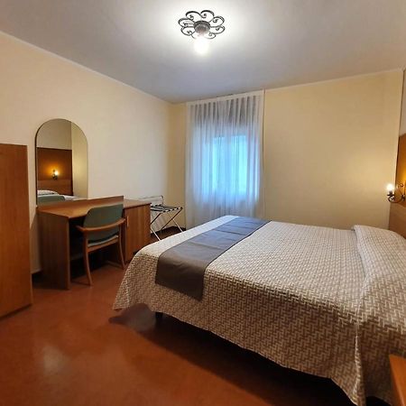 Altavilla Albergo Meuble Tirano Exterior foto